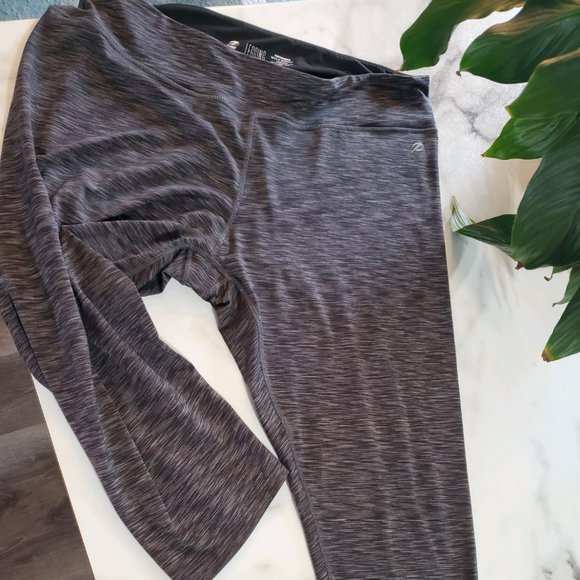 ENERGY ZONE PERFORMANCE LEGGING size 1X (16W-18W) - Picture 10 of 15